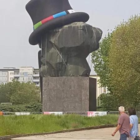 Ruhig Und Spartanisch Wohnen In 2 *